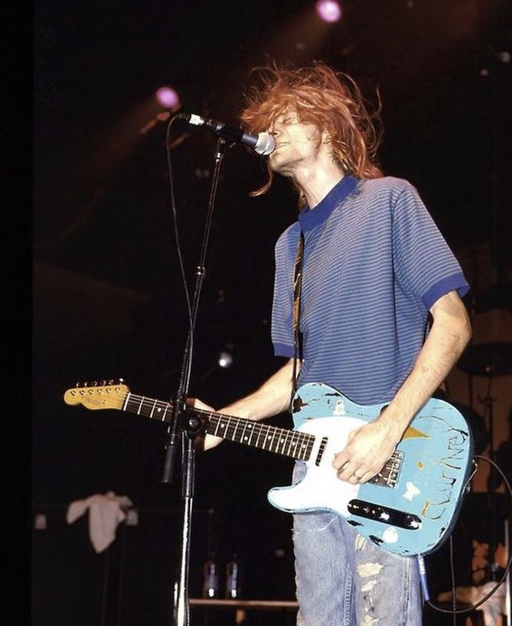 Kurt playing the Telecaster on January 25th, 1992 at Horden Pavilion (Big Day Out) Sydney, AU, Photo By David Anderson.