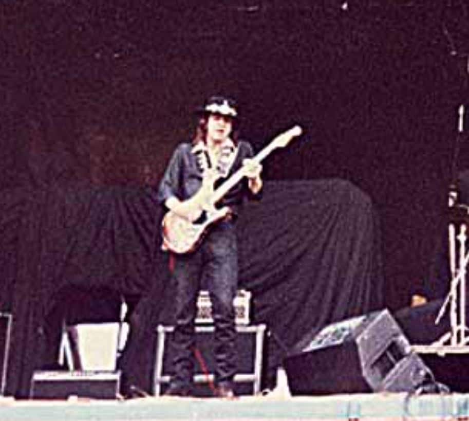 Dumble ODS amp behind Stevie Ray Vaughan on stage, Reading Festival, 1983. 