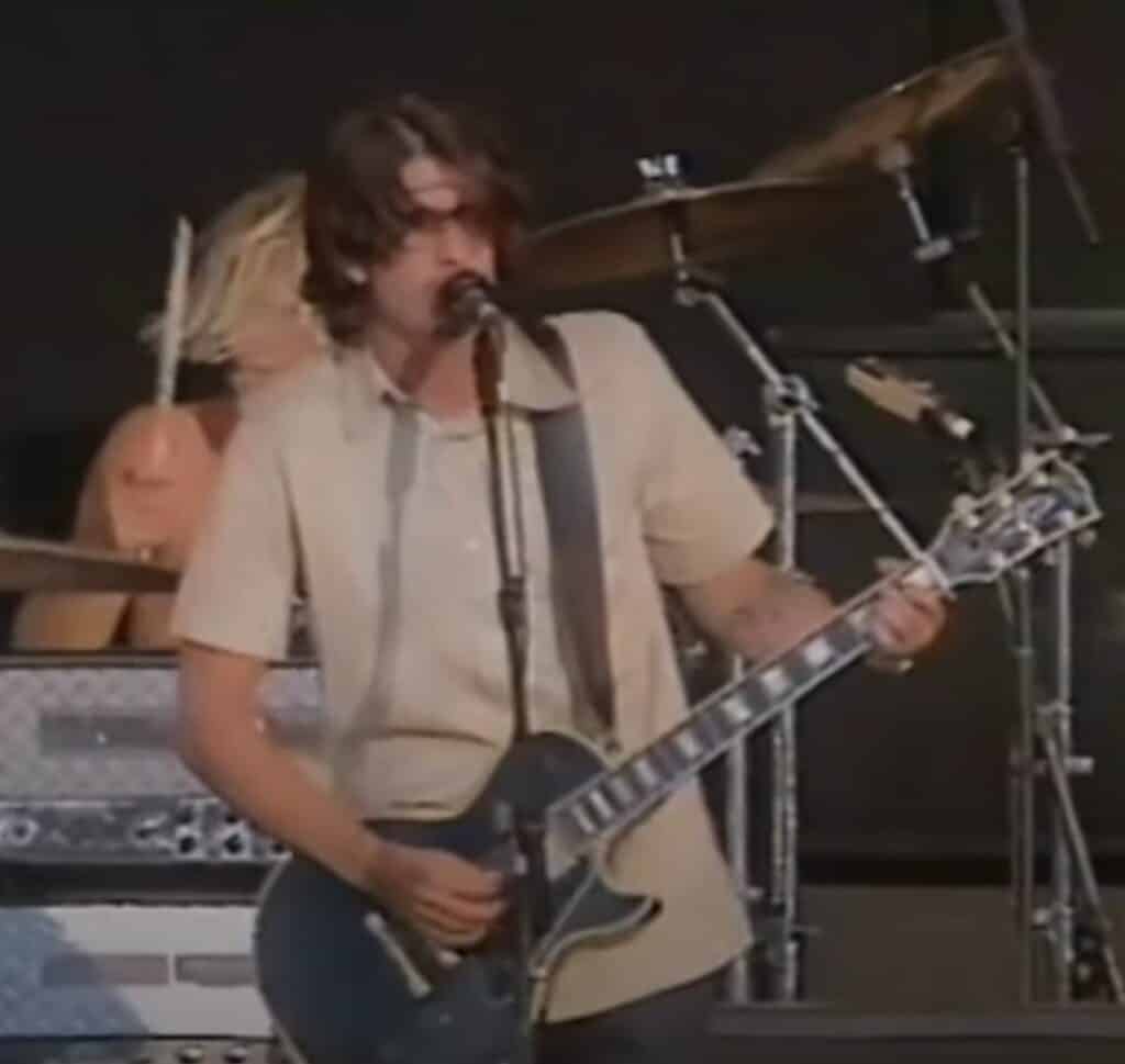 Dave playing the black Les Paul Custom, Foo-Fighters at Reading Festival 1998