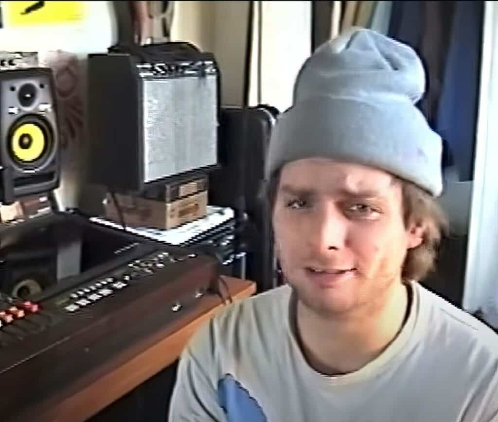 Mac DeMarco using his Fender Vibro Champ at his home studio while working on "Another One". 