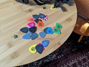The Best Guitar Picks for Beginners and Pros – 2025
