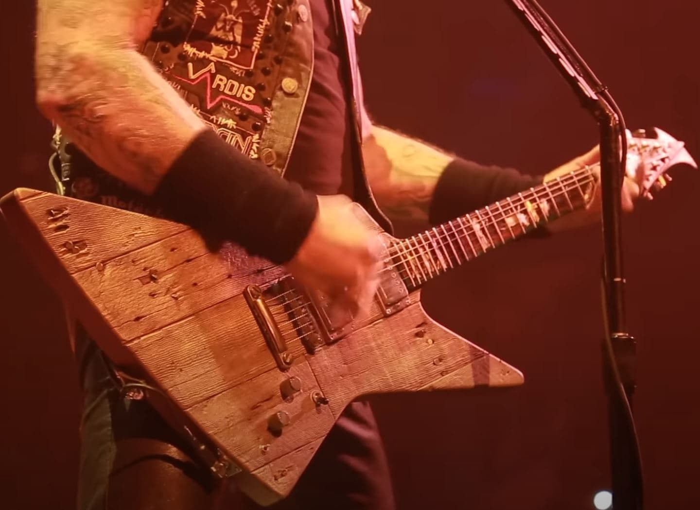 カルズのリトグラフ James Hetfield's Kenneth Lawrence Explorer 