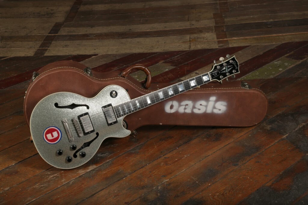 Noel's Les Paul at Propstore’s auction, 2022.